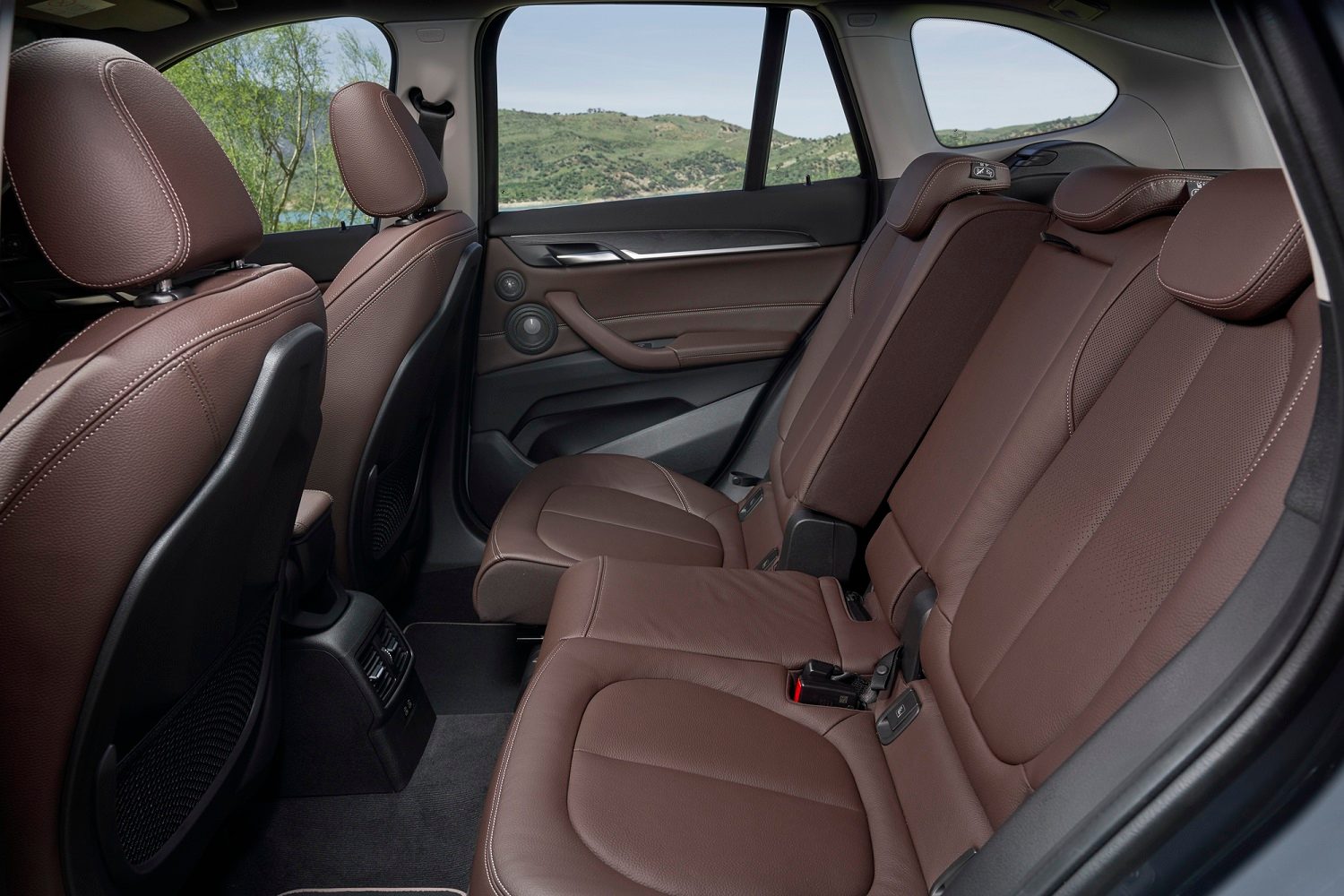 2020 bmw x1 gets new look front end interior upgrades official 11