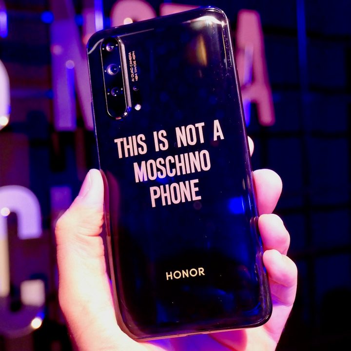 honor 20 news pro moschino back