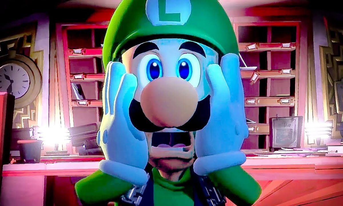 Luigi screams in terror in Luigi's Mansion 3.