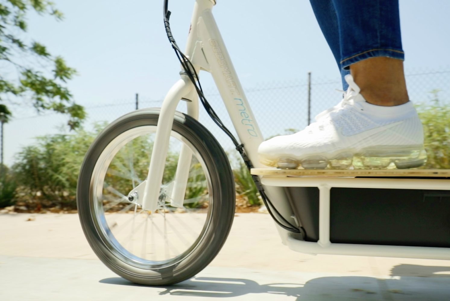 walmart slashes prices on hyper e ride electric hybrid bikes razor 36 volt ecosmart metro scooter 5