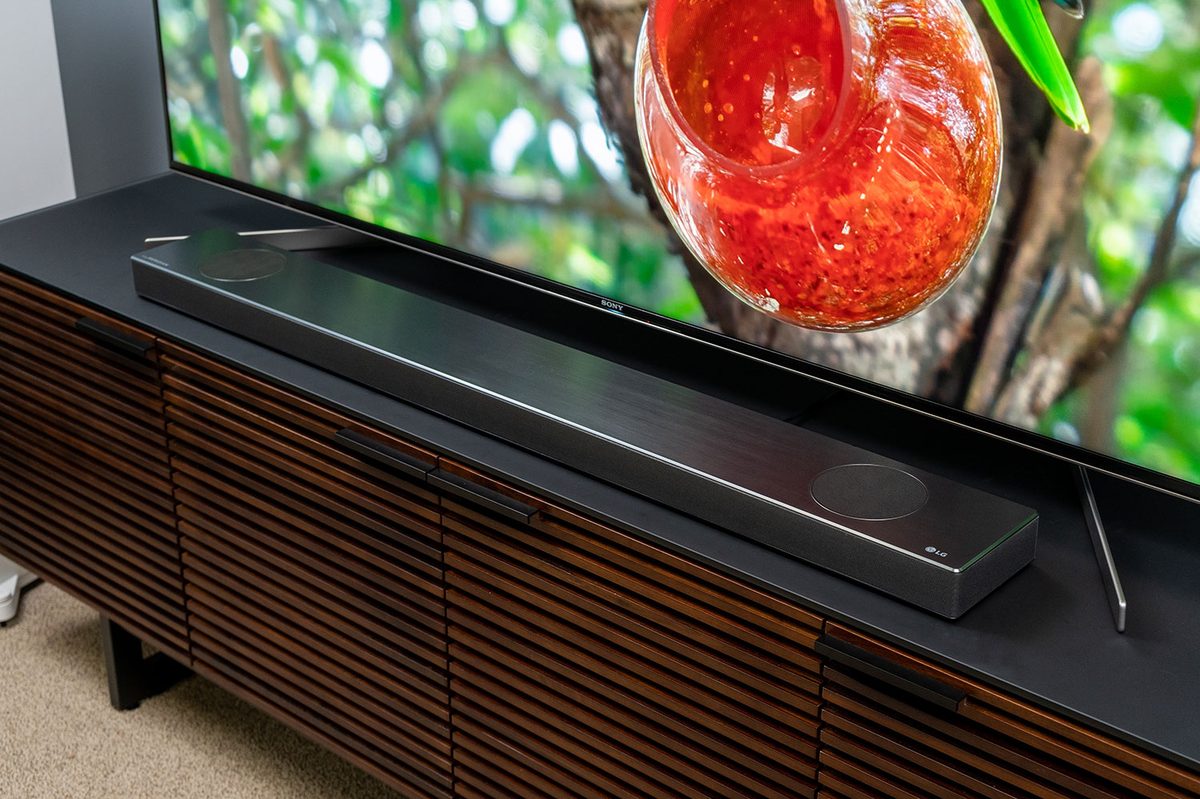 LG SL9YG review