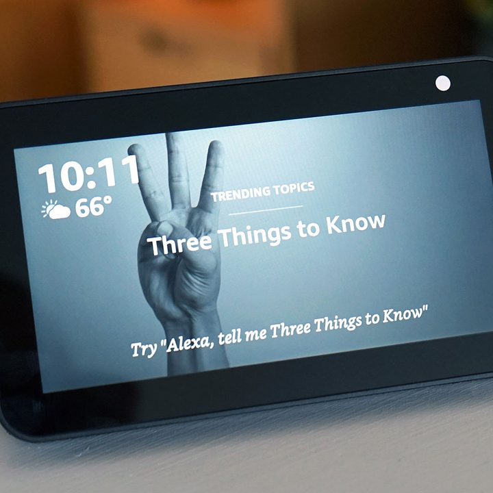 Amazon Echo Show 5 displaying useful information.