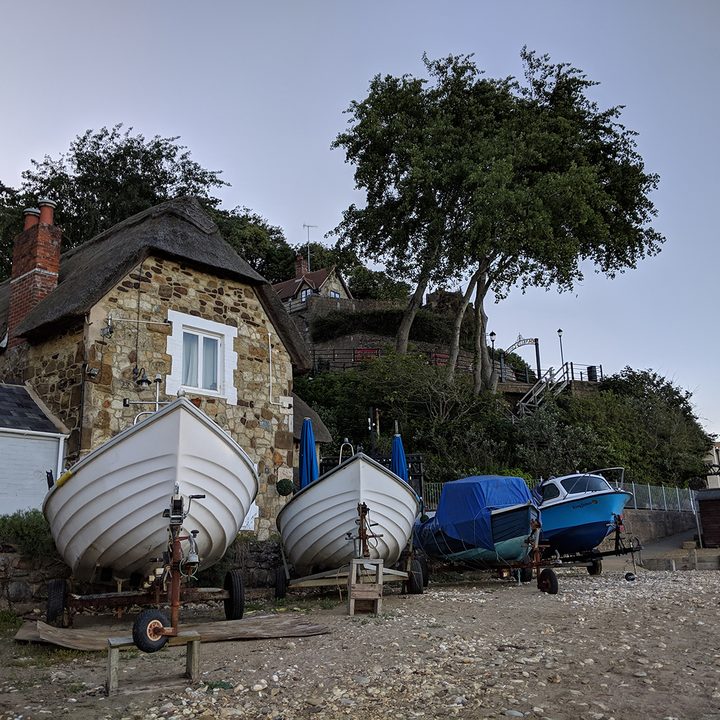 pixel 3a honor 20 xperia 10 plus motorola one vision camera shootout beach house