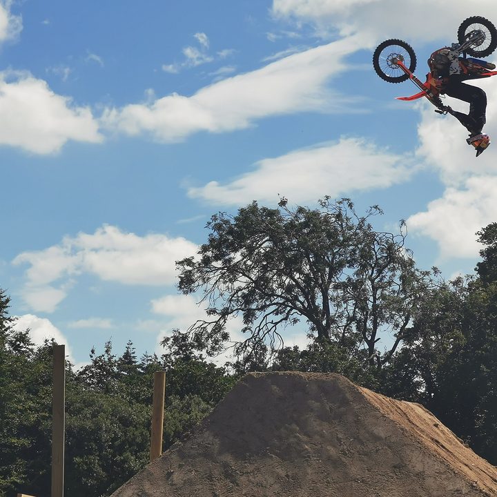 huawei p30 pro vs oppo reno 10x zoom camera shootout bike 5x