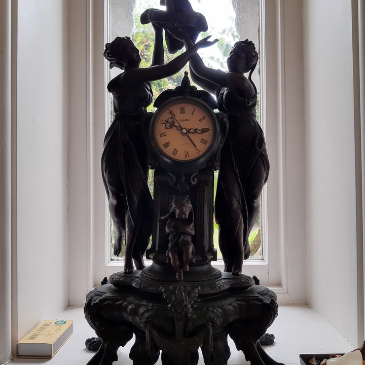pixel 3a honor 20 xperia 10 plus motorola one vision camera shootout clock