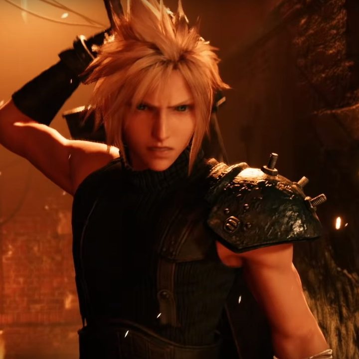 Cloud about to draw his sword in a burning alley.