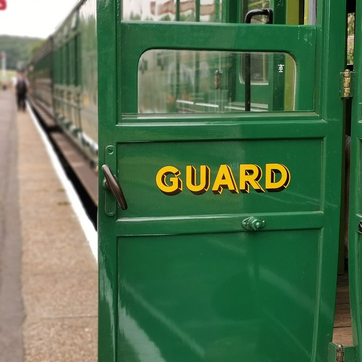 pixel 3a honor 20 xperia 10 plus motorola one vision camera shootout guard