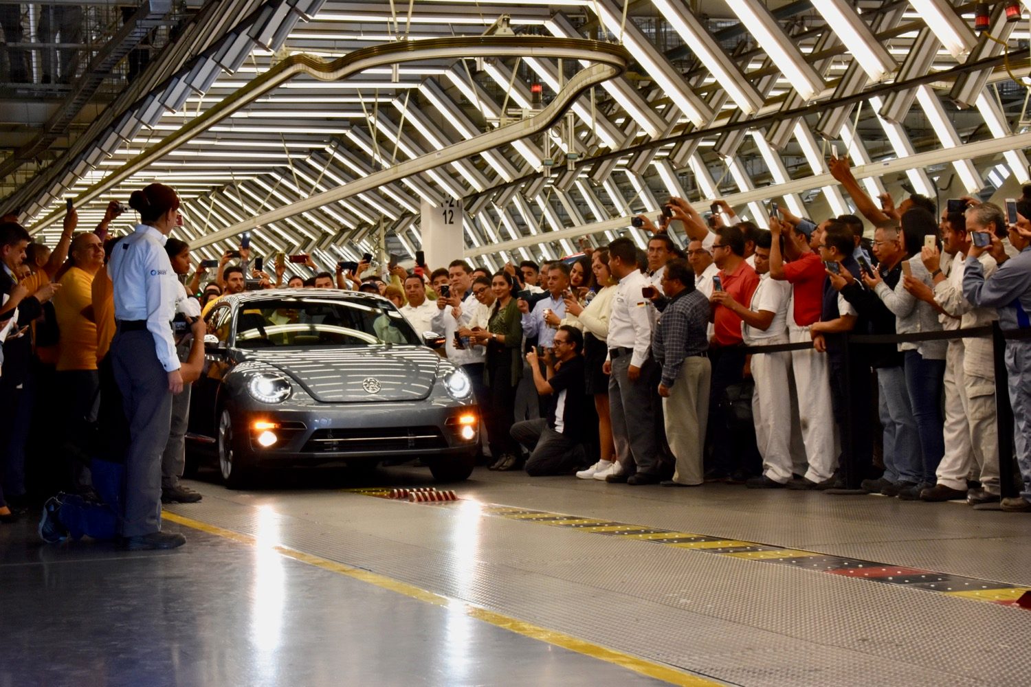volkswagen beetle production officially ends last vw