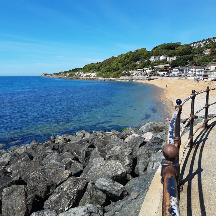 pixel 3a honor 20 xperia 10 plus motorola one vision camera shootout seaside
