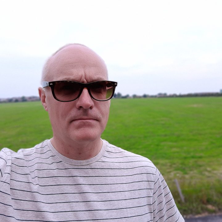 pixel 3a honor 20 xperia 10 plus motorola one vision camera shootout selfie