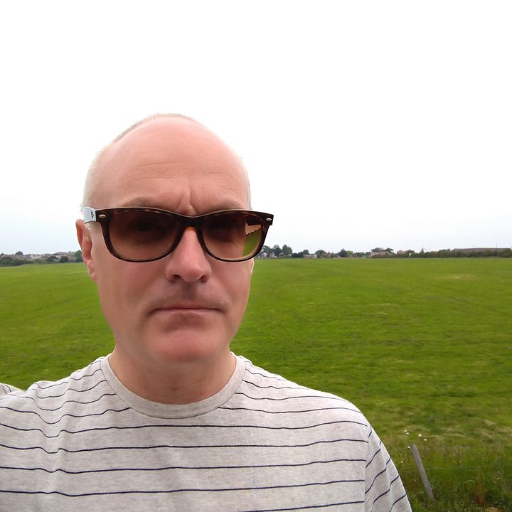 pixel 3a honor 20 xperia 10 plus motorola one vision camera shootout selfie