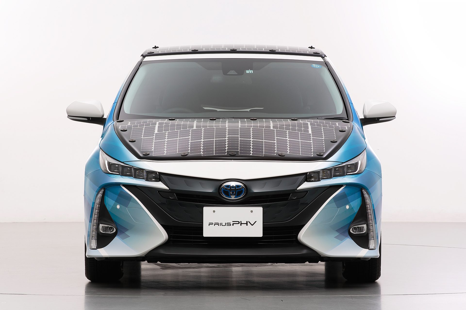 toyota has covered a prius in solar cells to add 27 miles its range 6