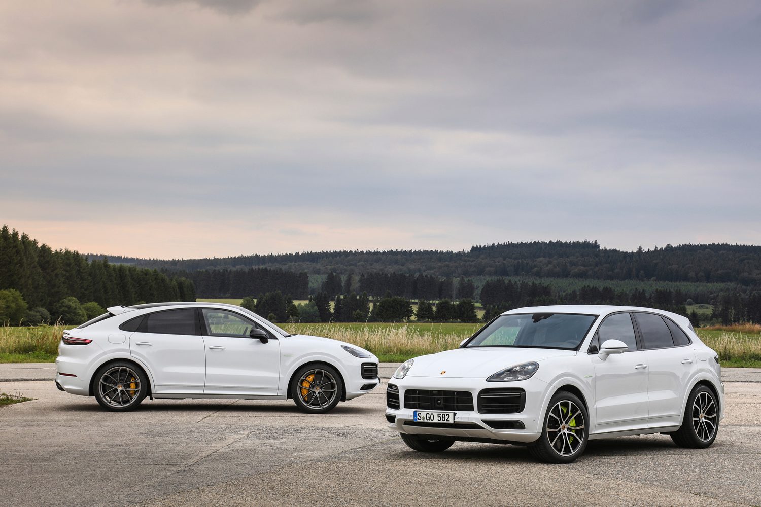 2020 porsche cayenne turbo s e hybrid delivers 670 hp electrified punch tseh 3