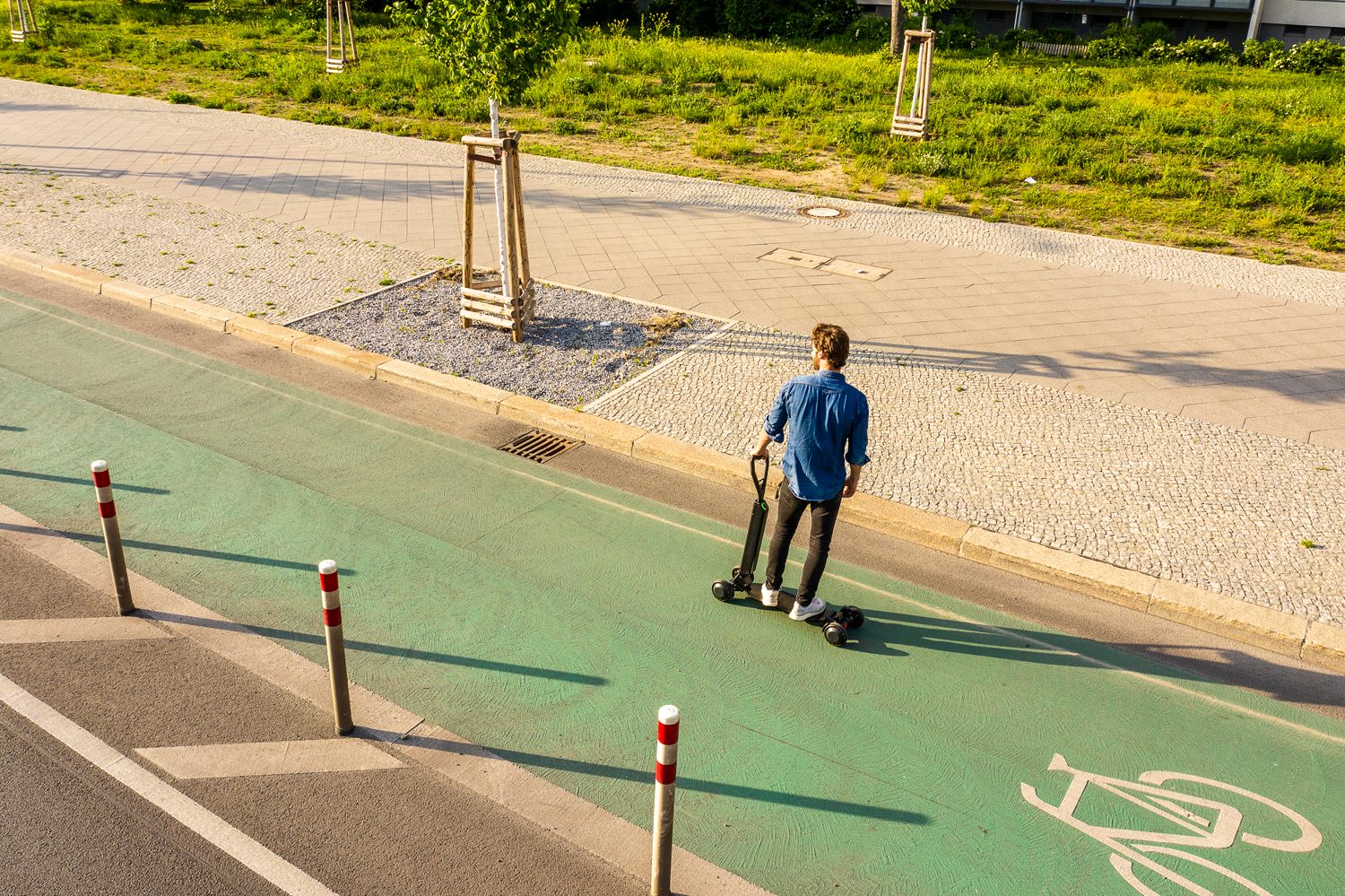 audi shows e tron scooter four wheeled electric skateboard concept combines with