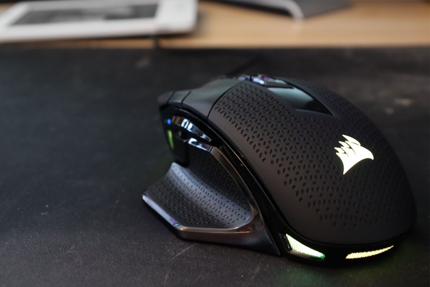 corsair night sword rgb gaming mouse review corsairnight03