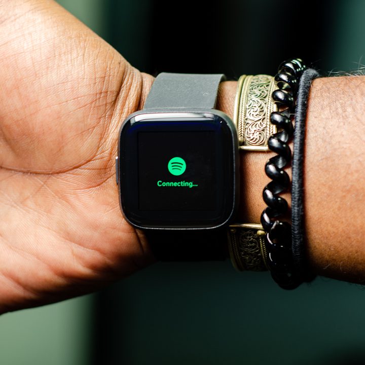 Fitbit Versa 2 spotify
