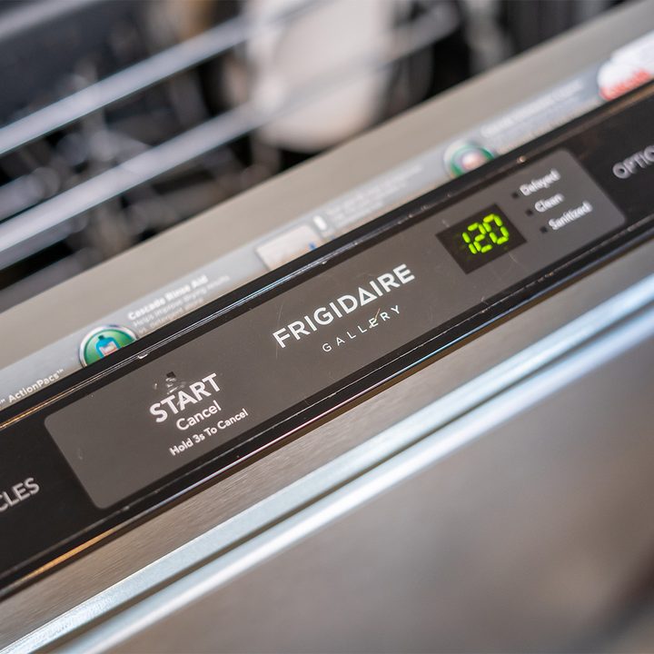 Frigidaire FGIP2468UD dishwasher
