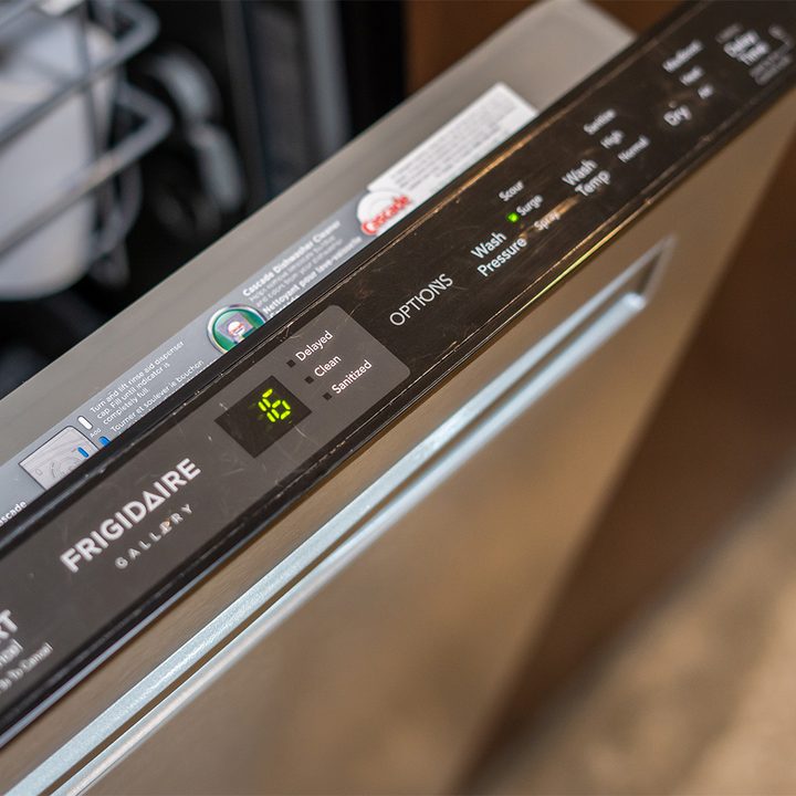 Frigidaire FGIP2468UD dishwasher