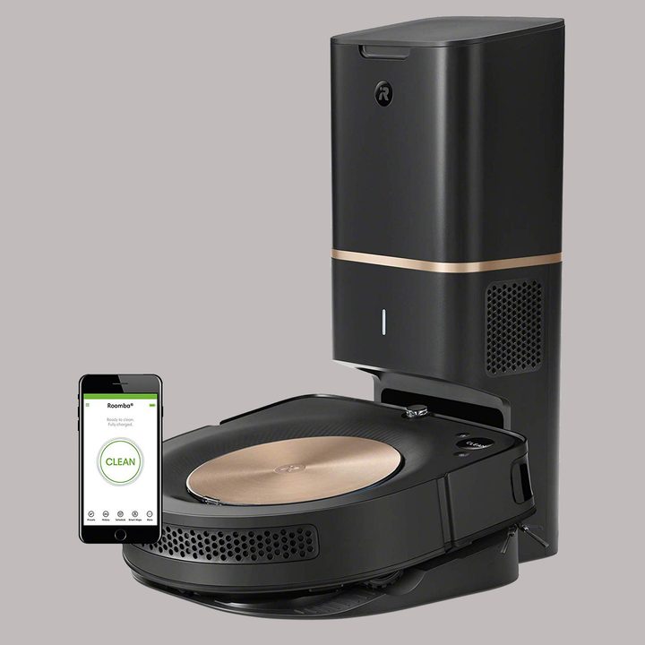 iRobot Roomba s9+ empties itself.