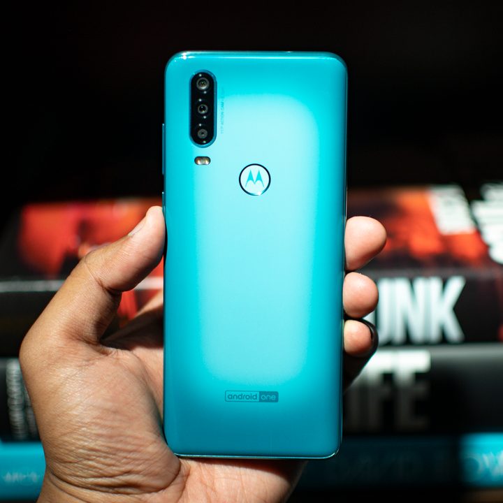 Motorola One Action-Hands-O