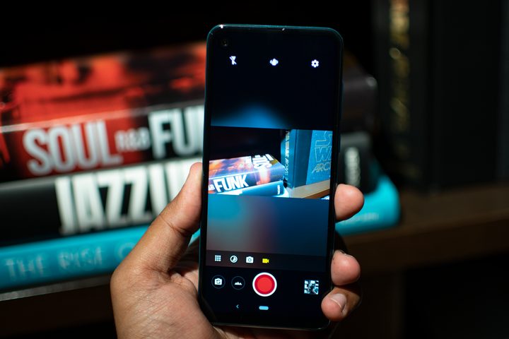 Motorola One Action-Hands-O