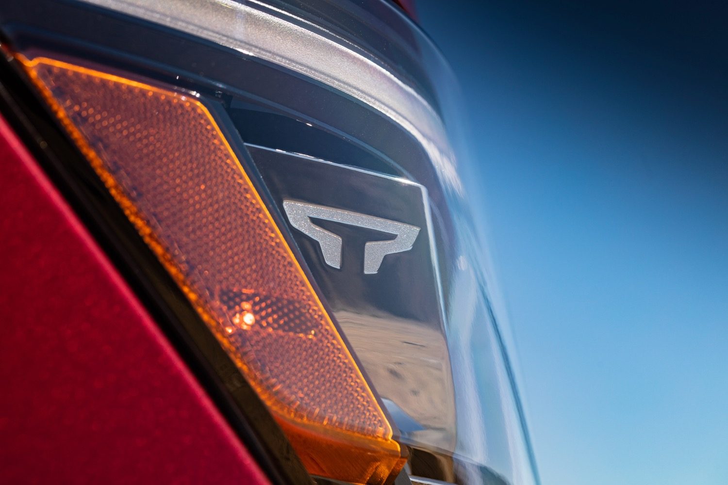 2020 nissan titan photos and specs
