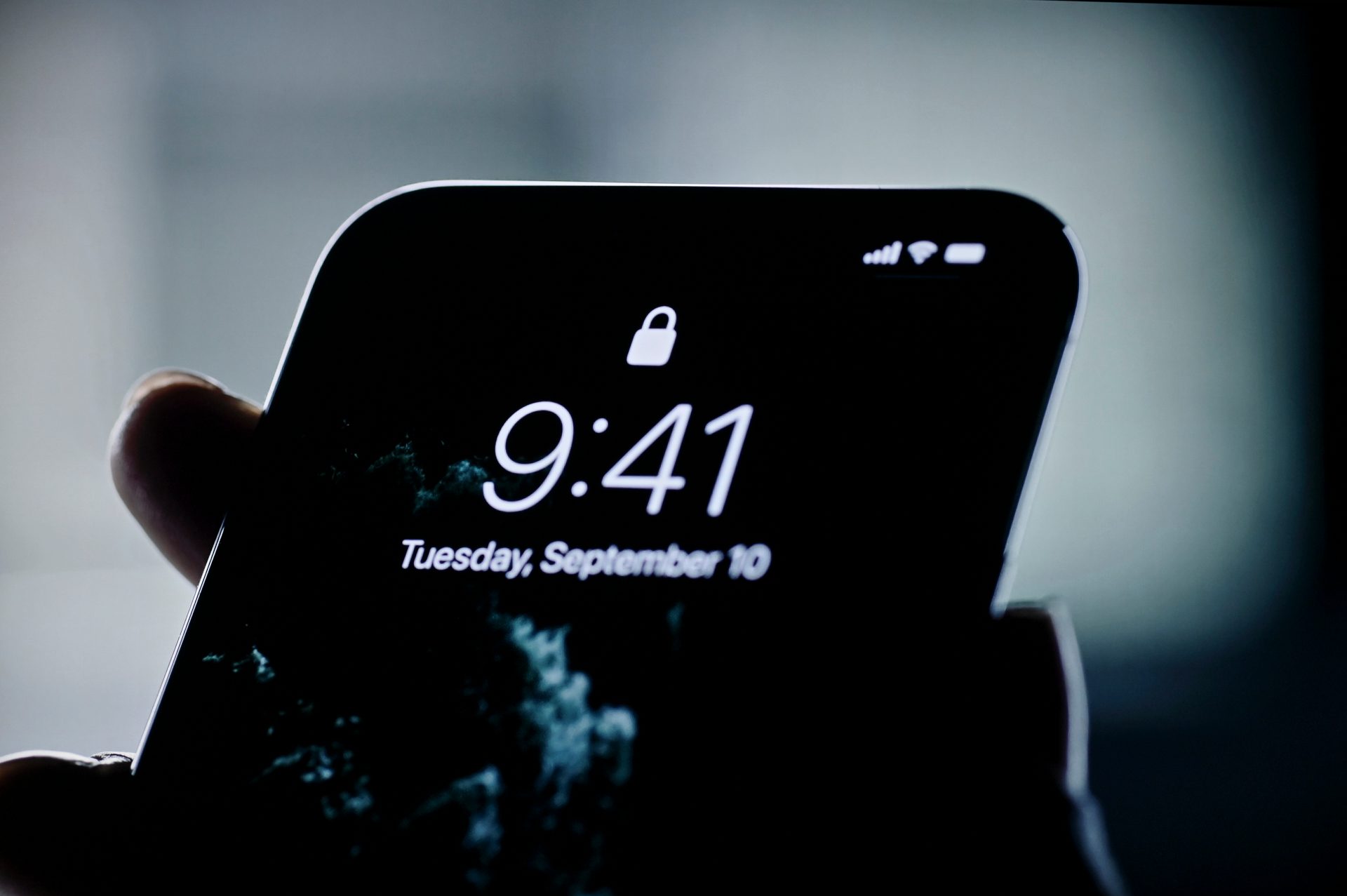 Apple iPhone 11 Pro and Pro Max blurry hero shot | Apple September 2019 Event Keynote