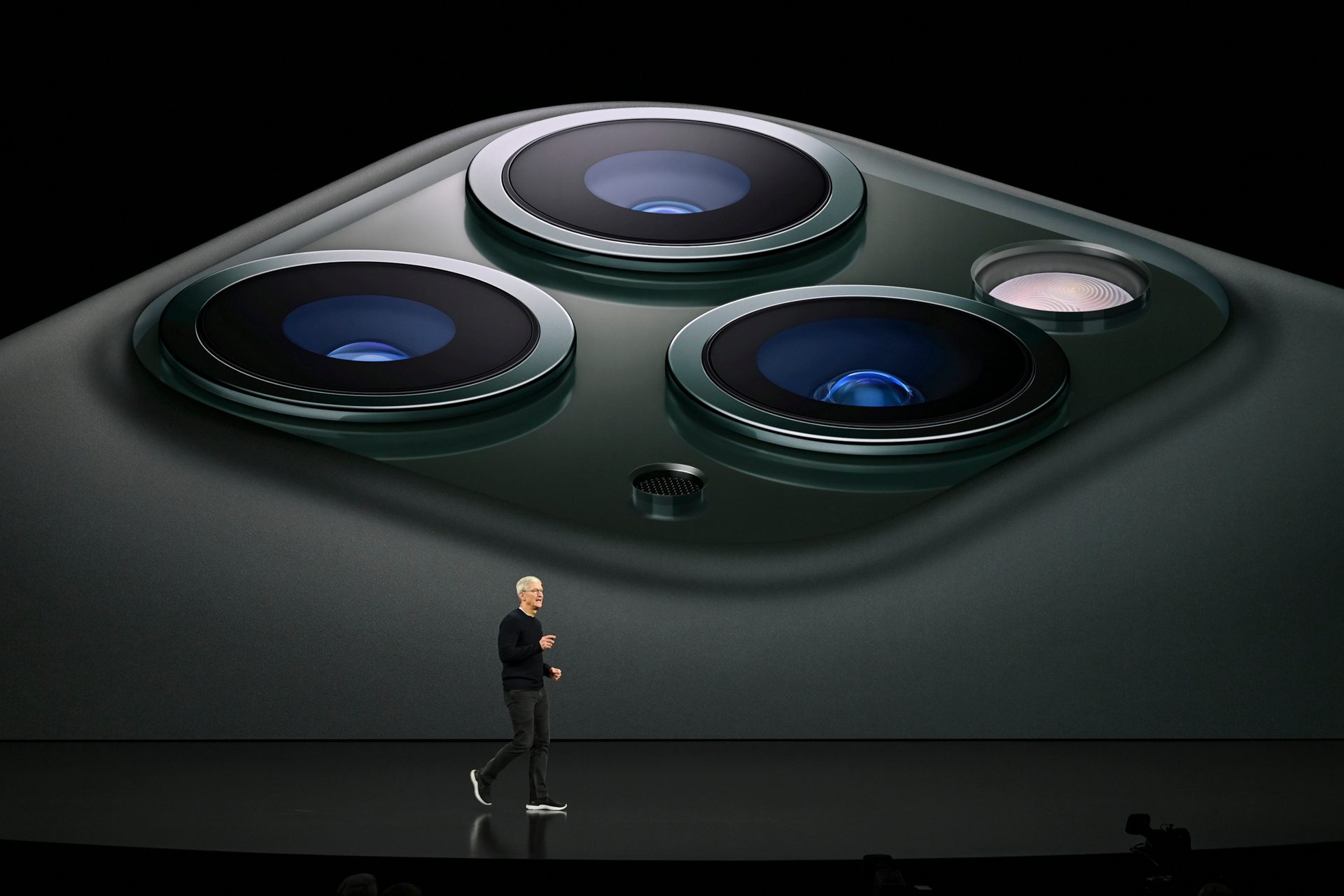 iPhone 11 Pro and Pro Max Camera Lenses | Apple September 2019 Event Keynote