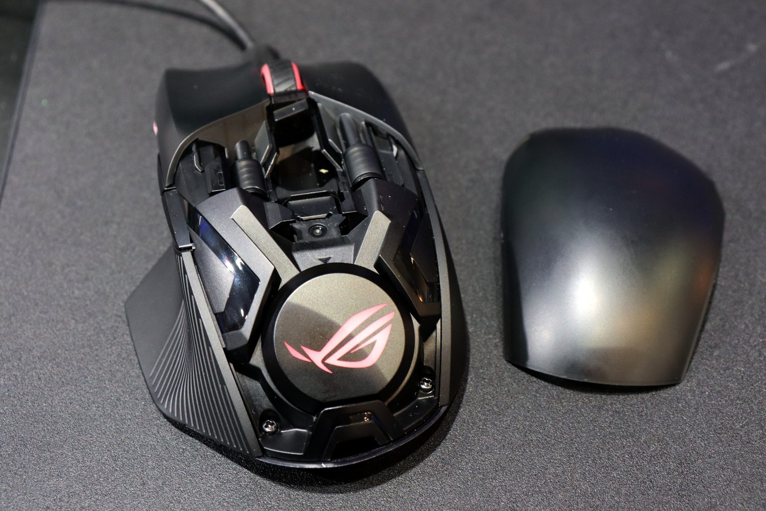 Asus Chakram gaming mouse