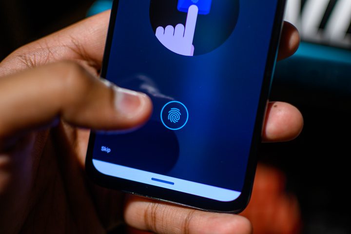 Motorola One Zoom fingerprint sensor