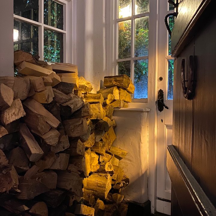 iphone 11 pro vs mate 30 camera shootout logs