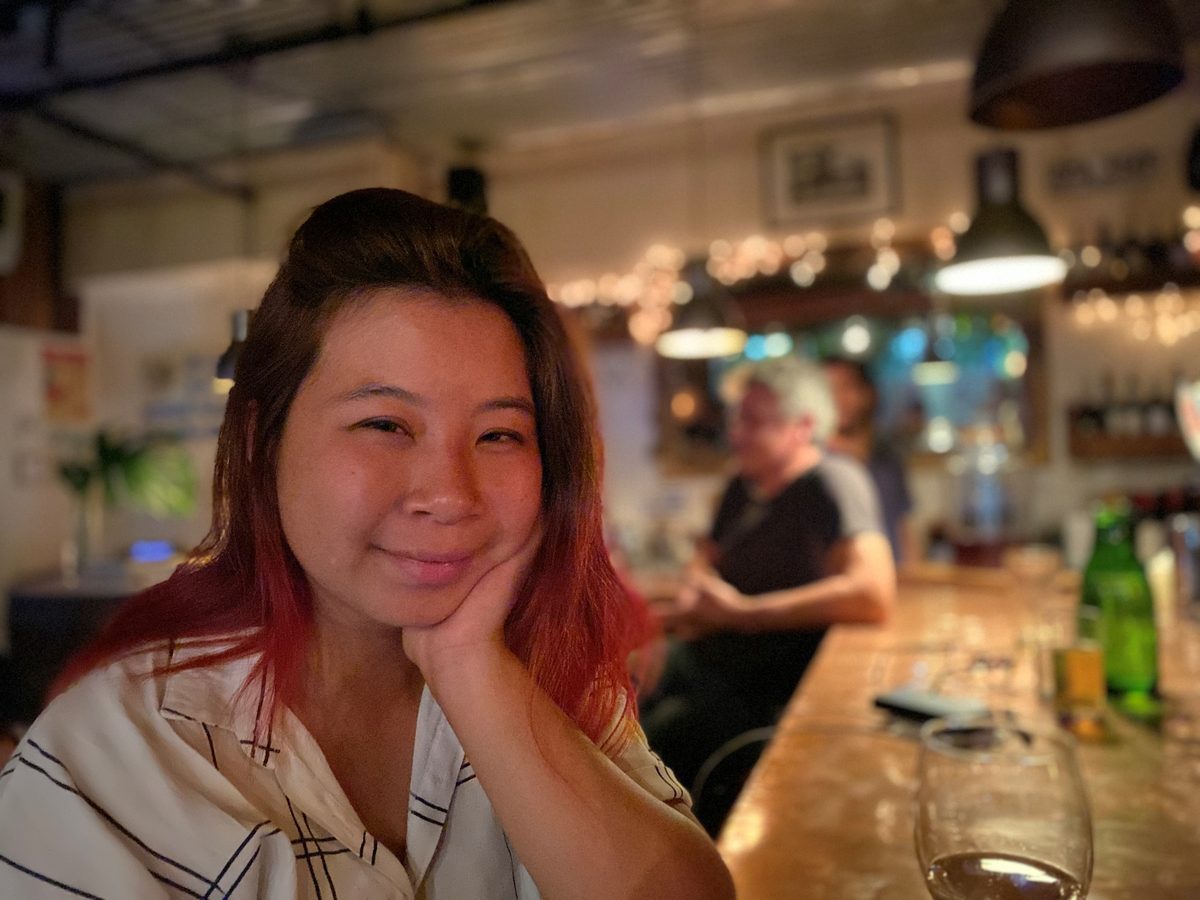 iPhone 11 Pro Max girl bar portrait mode