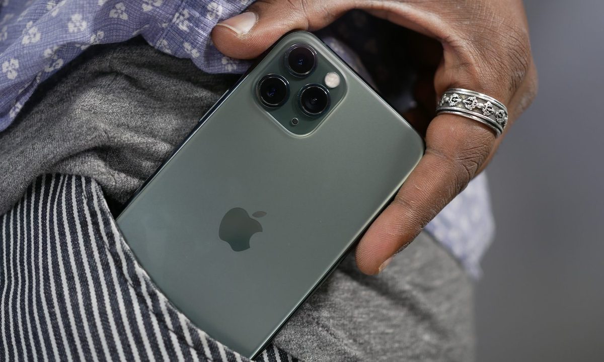 iPhone 11 Pro in Pocket