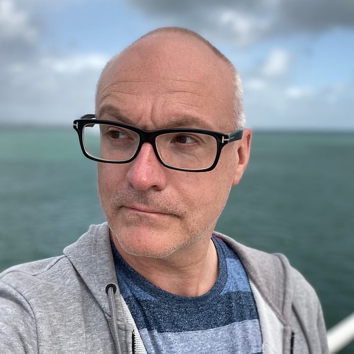 iphone 11 pro vs mate 30 camera shootout selfie