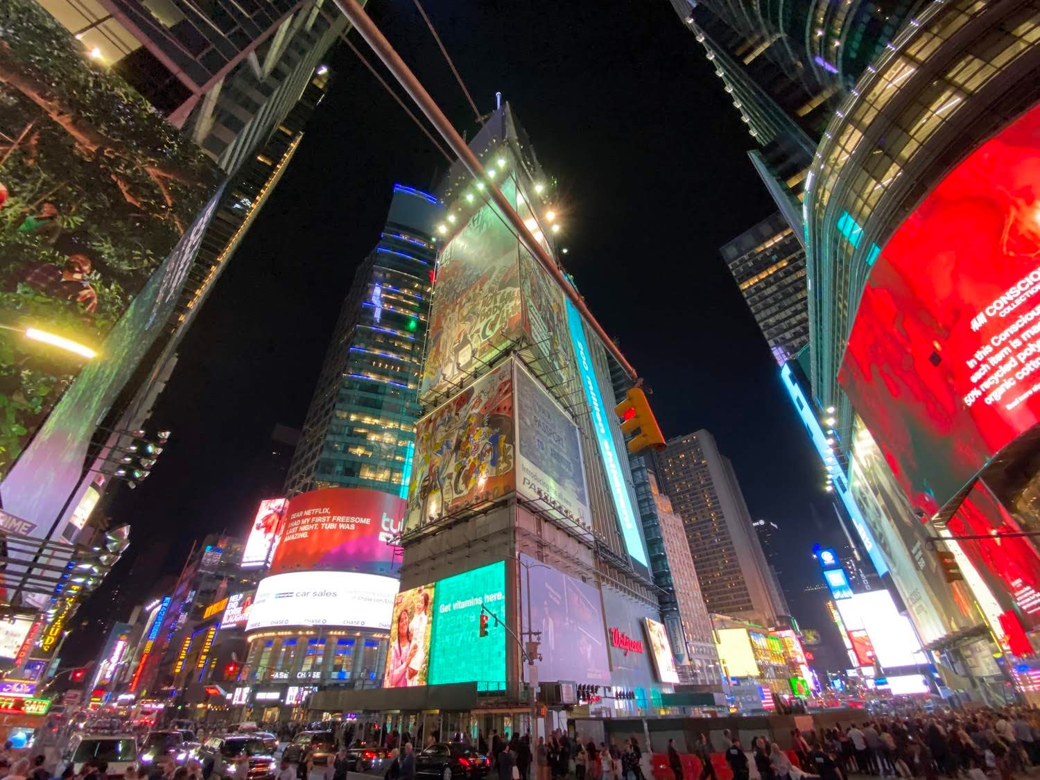 iphone 11 pro review versus galaxy note 10 wide angle times square 3