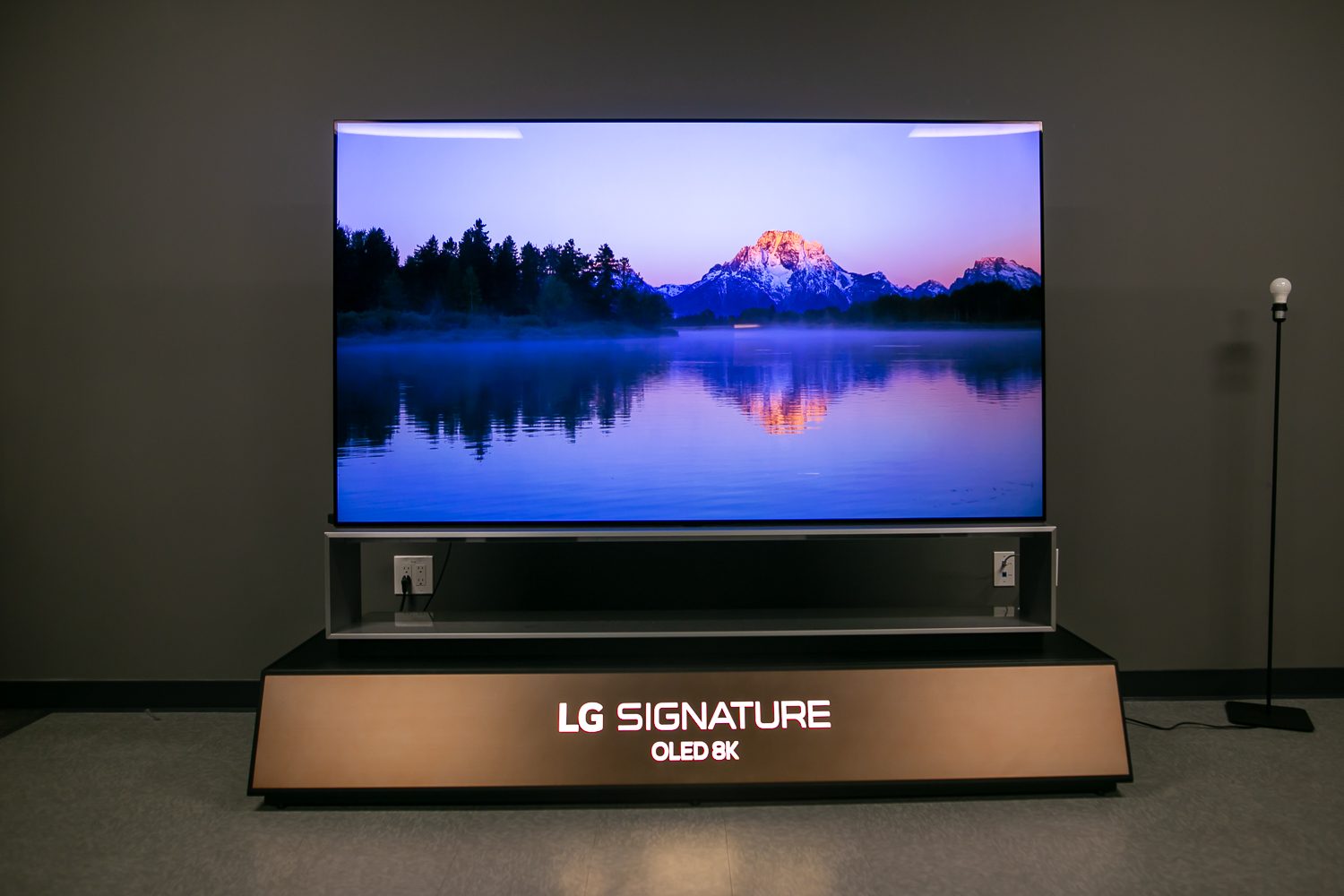 LG Z9 88-inch 8K HDR OLED TV Stand