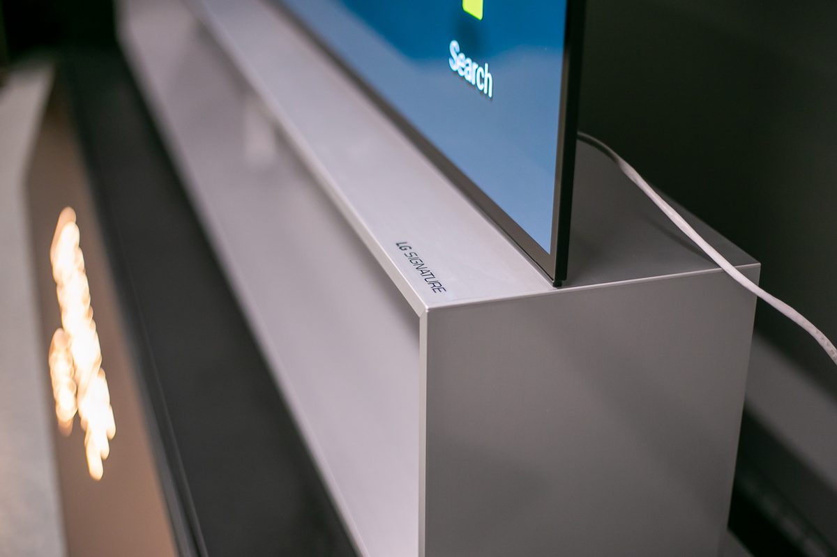 LG Z9 88-inch 8K HDR OLED TV Stand