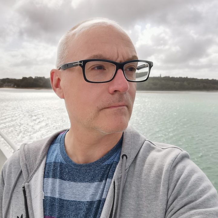 iphone 11 pro vs mate 30 camera shootout selfie
