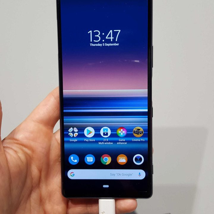 sony xperia 5 news front on