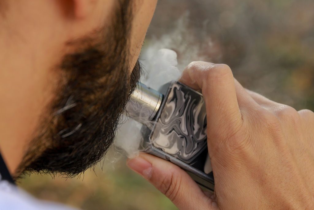 Investigation Of New Diseases Caused By Smoking E-Cigarettes
