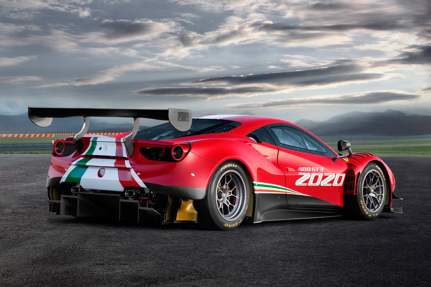 ferrari 488 gt3 evo race car photos and specs