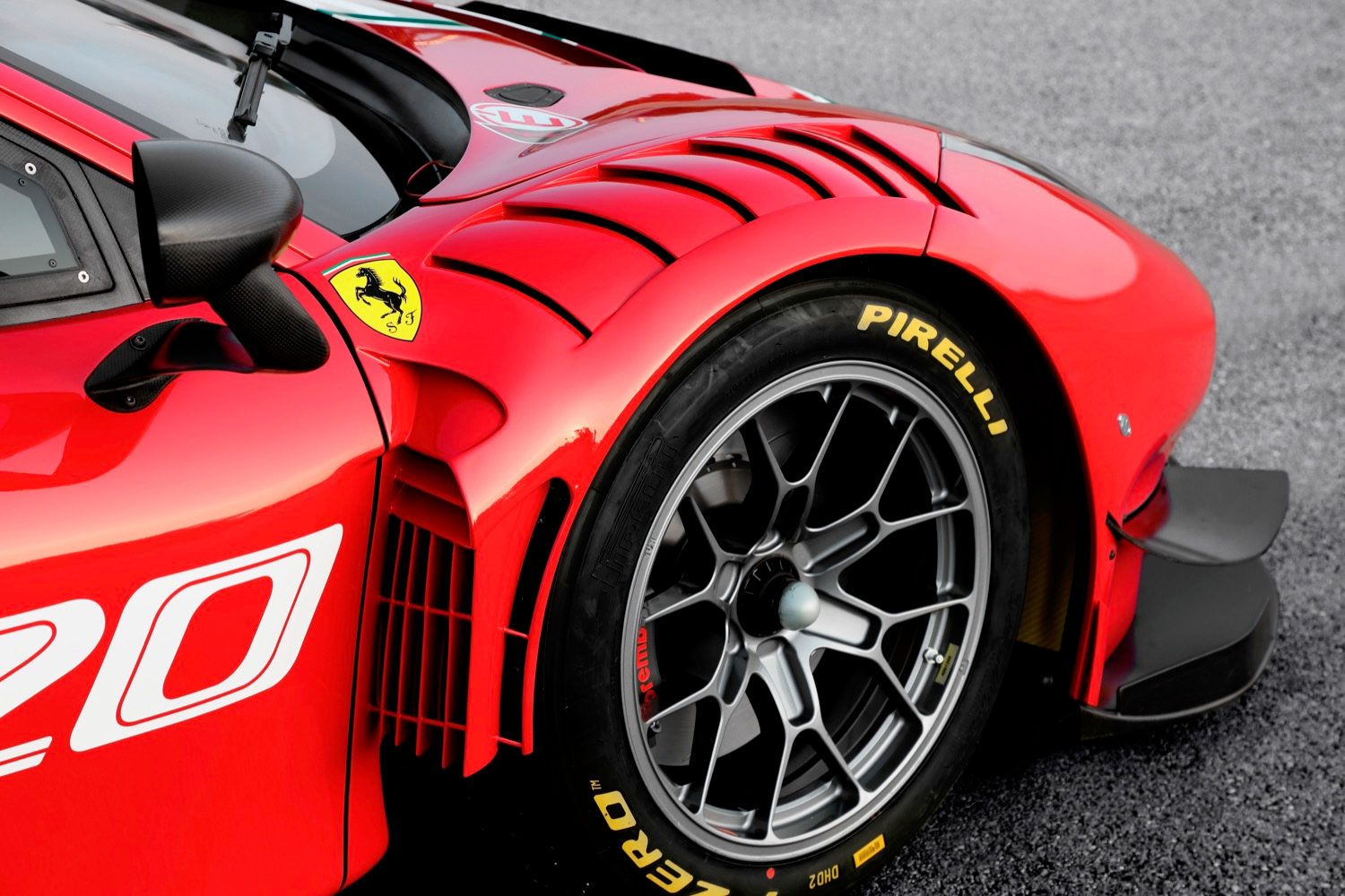 ferrari 488 gt3 evo race car photos and specs