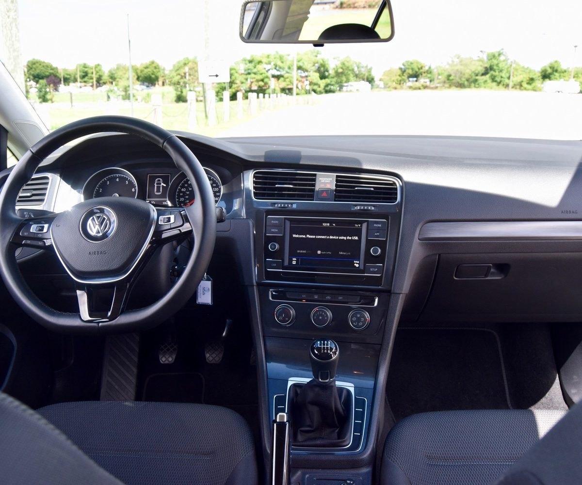2019 Volkswagen Golf S 1.4T