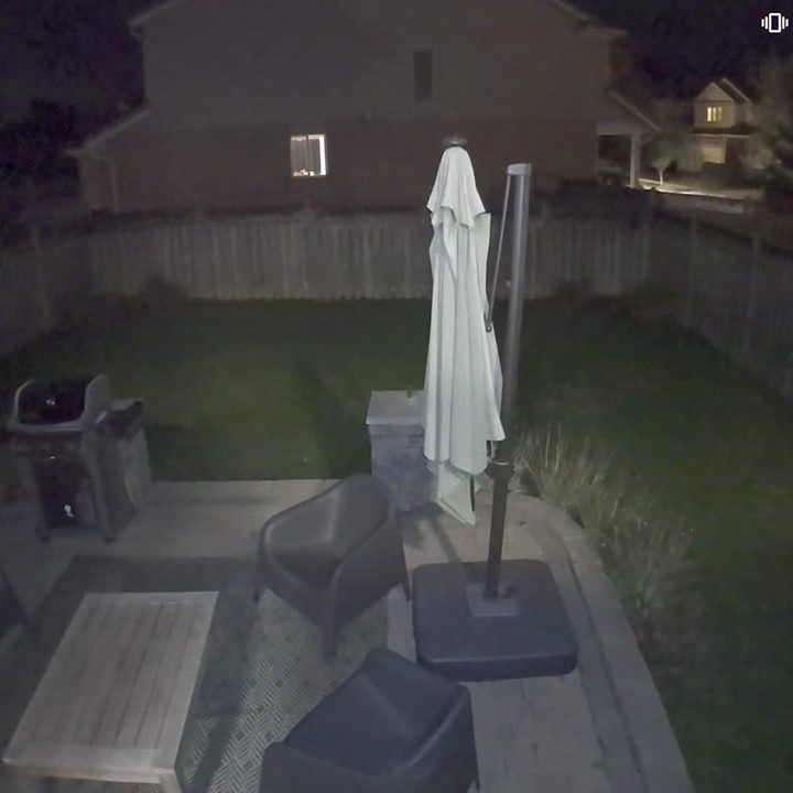 Netgear Arlo Pro 3 night shot