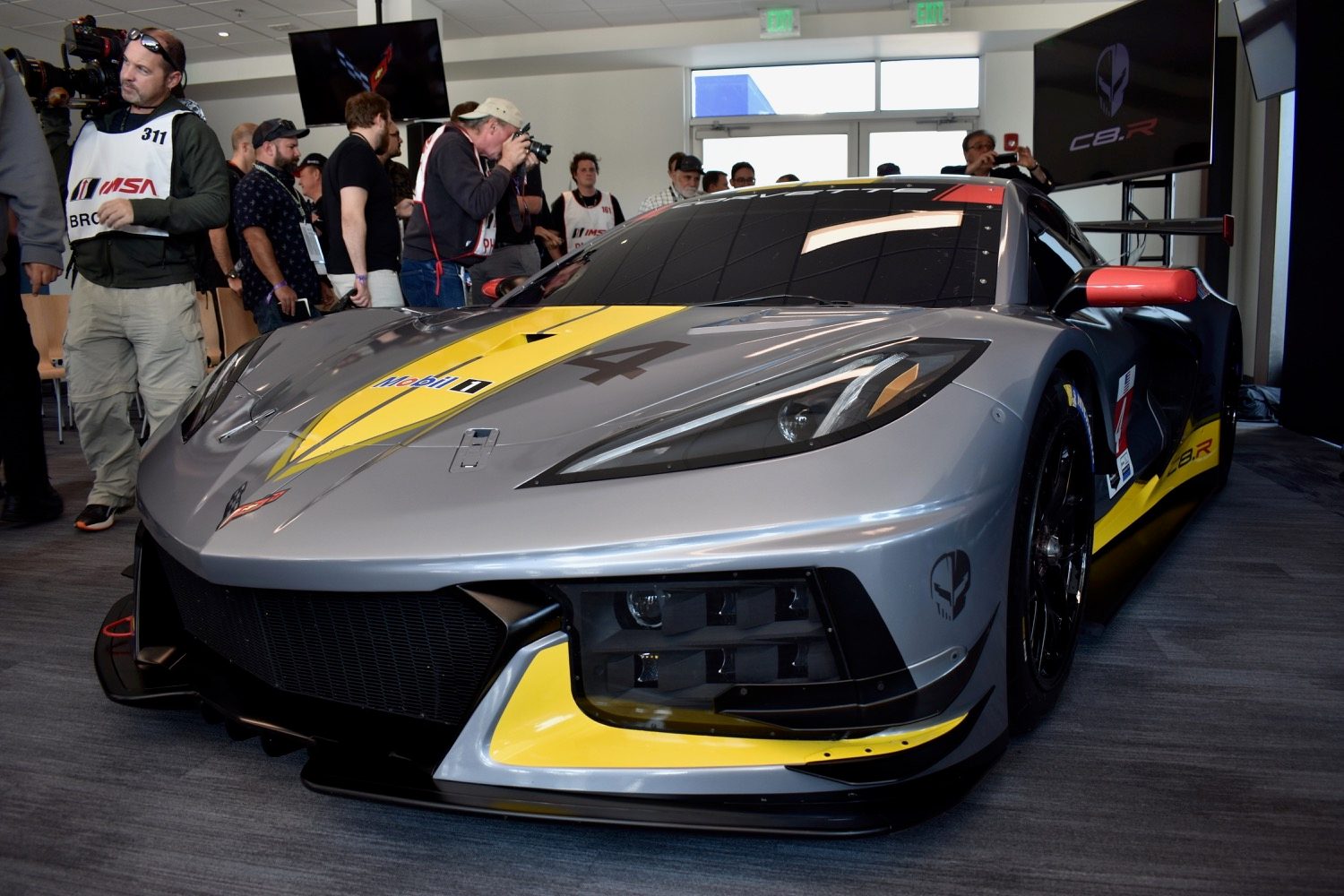 chevrolet corvette c8r race car photos and specs c8 r