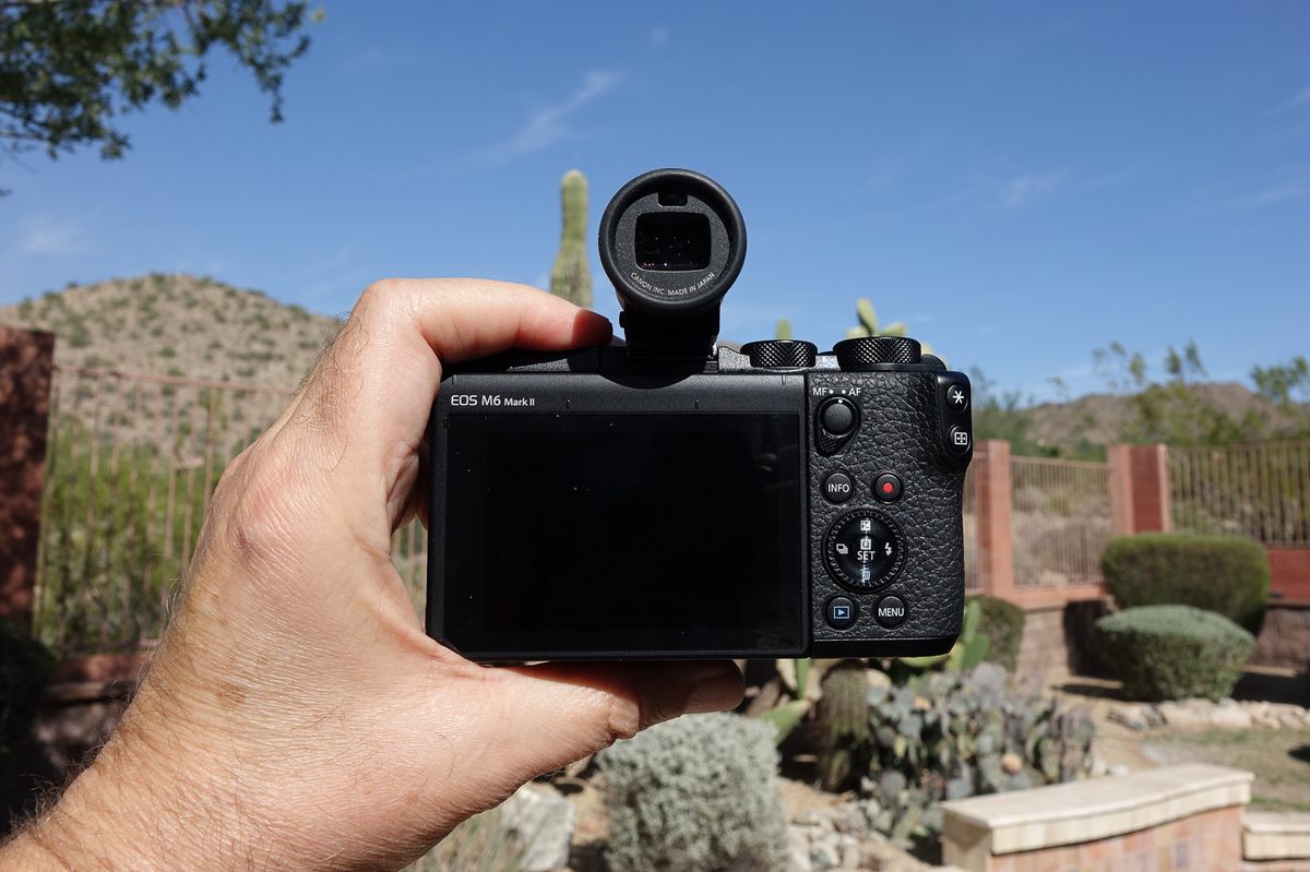 Canon EOS M6 Mark II back with EVF-DC2
