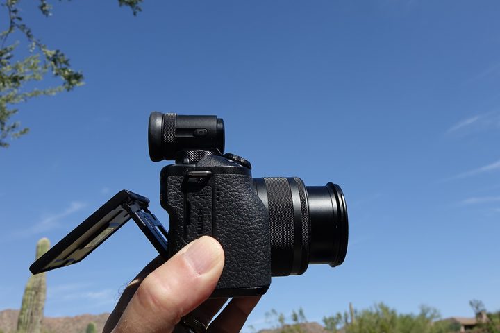 Canon EOS M6 Mark II with EVF-DC2