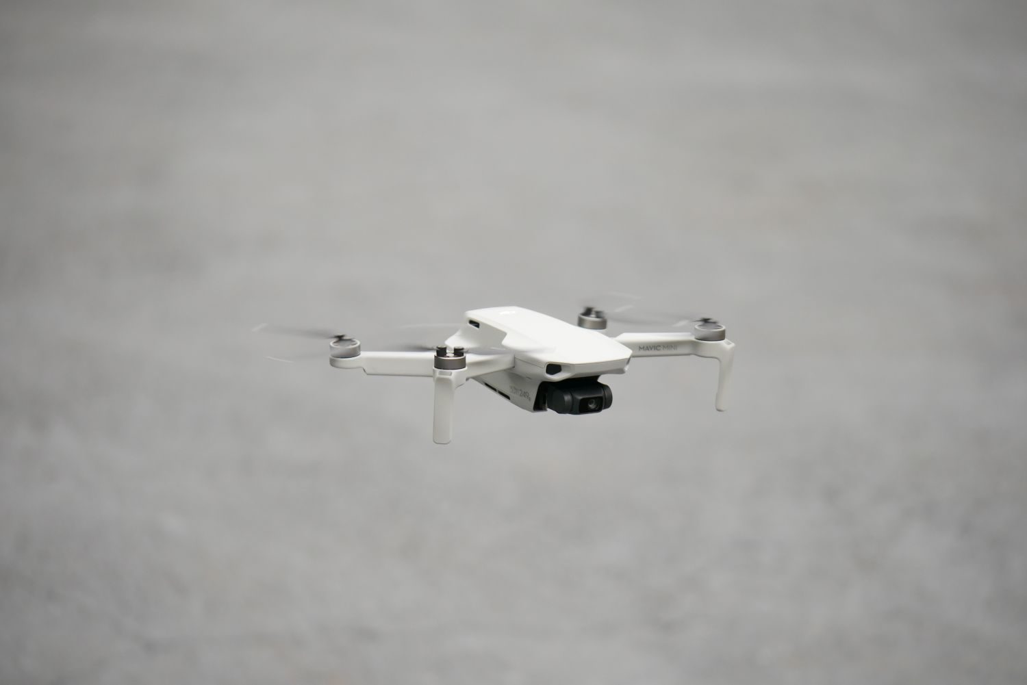DJI Mavic Mini flying
