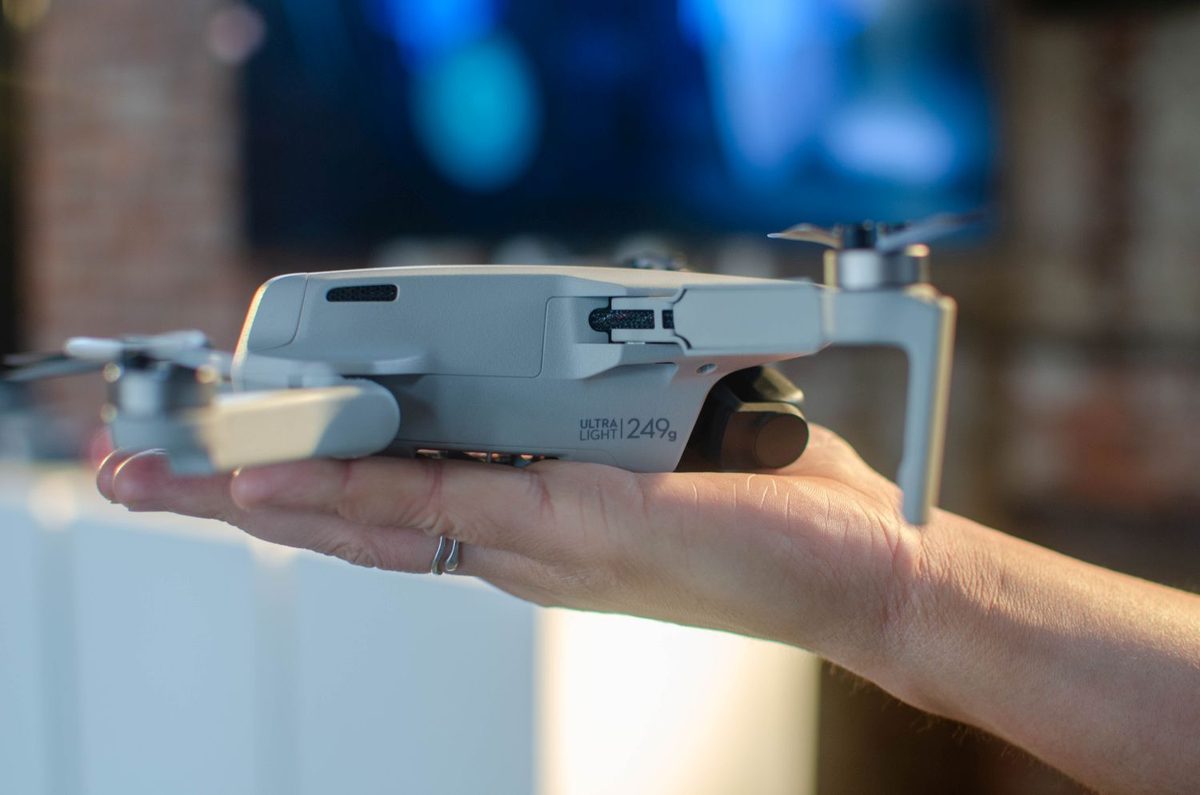 DJI Mavic Mini in hand