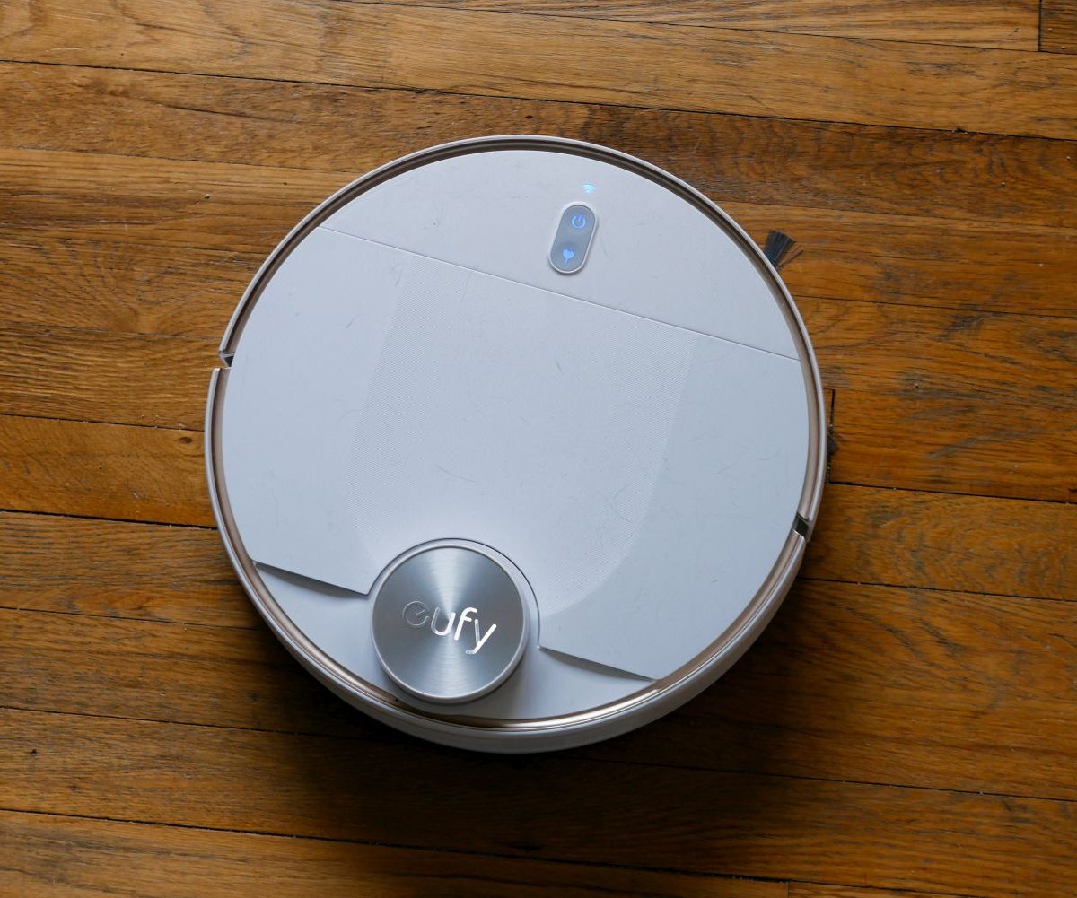 Eufy RoboVac L70 Hybrid top view